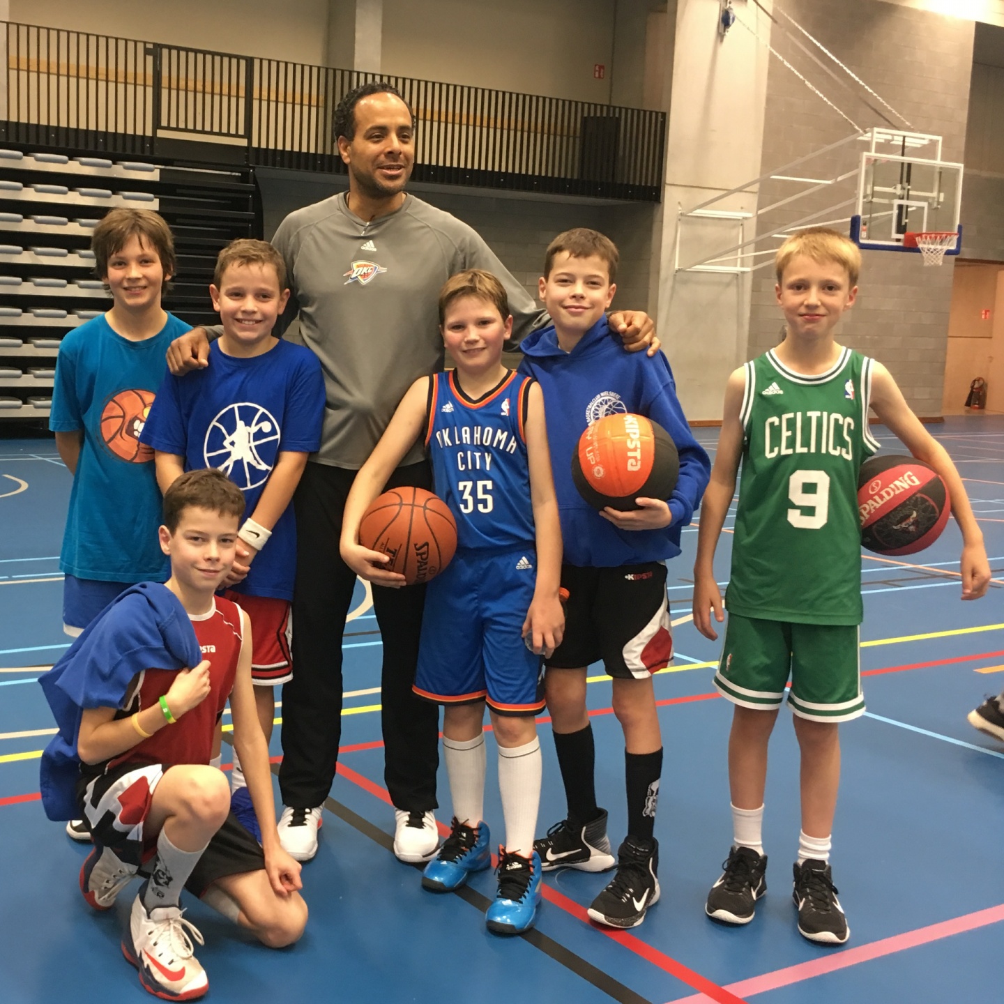 U12 op stage met Tom Johnson